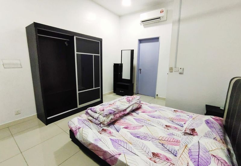 Dedaun Hijau (Greenfield Regency)