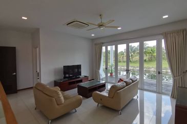 Isola Villa @ Senibong Cove