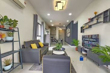 Baypoint @ Country Garden Danga Bay