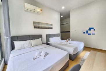 Baypoint @ Country Garden Danga Bay