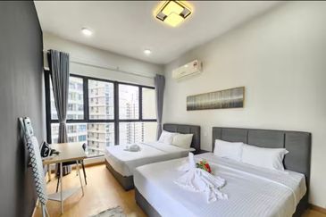 Baypoint @ Country Garden Danga Bay