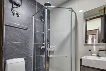 Baypoint @ Country Garden Danga Bay