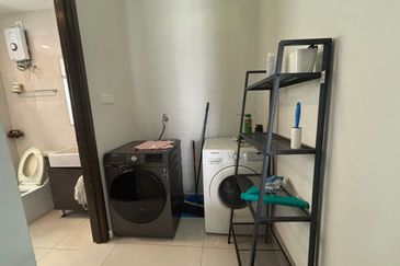 Baypoint @ Country Garden Danga Bay