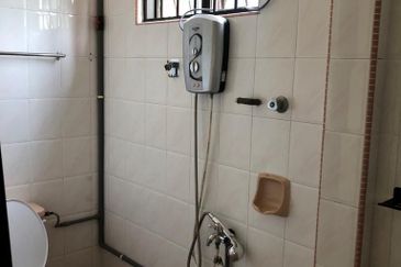 Jalan Straits View 7