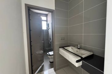 The Canal Garden South, Horizon Hills