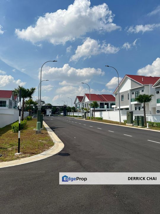 Jalan Mutiara Emas, Johor, Johor Bahru