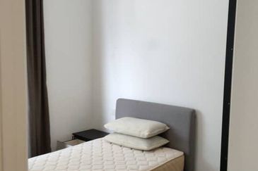 The Pinnacles (Pinnacle Tower)