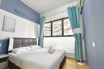 Baypoint @ Country Garden Danga Bay