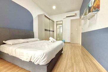 Baypoint @ Country Garden Danga Bay