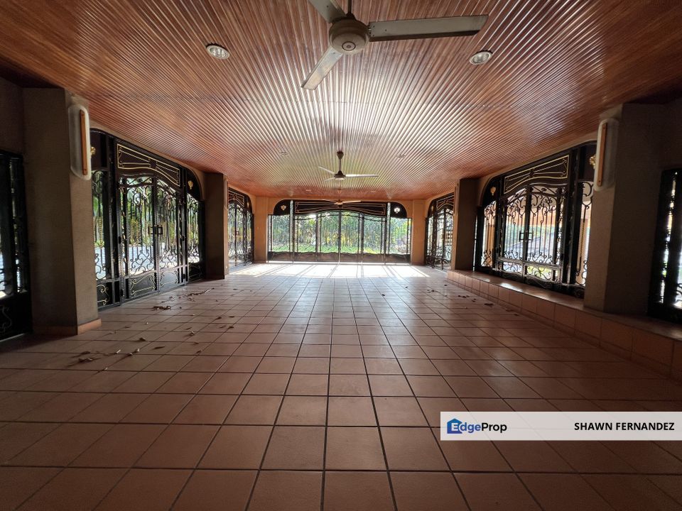 Mansion with a private pool. Kenny Hills, Taman Duta, Kuala Lumpur, Taman Duta