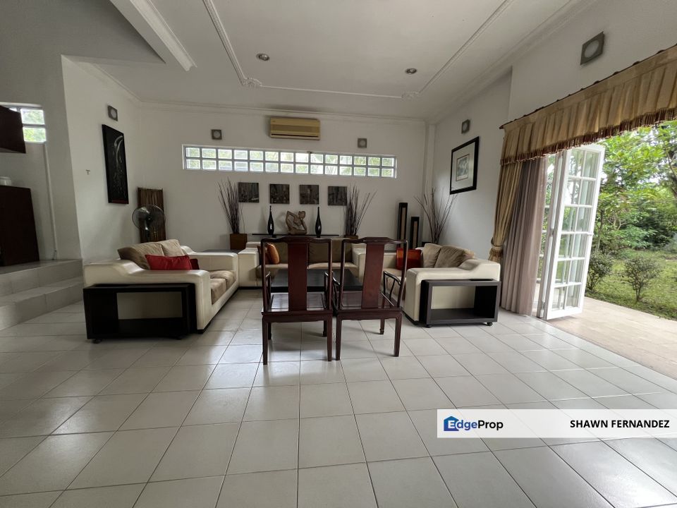 8,500 square feet of flat land. 2 level detached home. , Kuala Lumpur, Damansara Heights