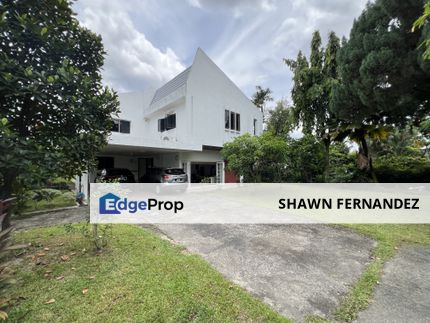 8,500 square feet of flat land. 2 level detached home. , Kuala Lumpur, Damansara Heights