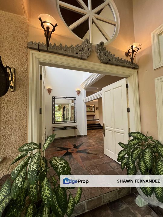 Ampang. Private Pool, Long Driveway., Selangor, Ampang