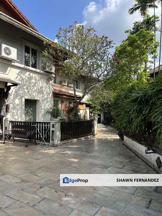 Gated & Guarded. 8,600 square feet of land area., Kuala Lumpur, Damansara Heights