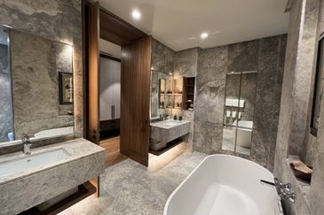 Brand New. The Peak. Damansara Heights. 