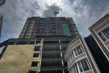 Piccadilly Service Residence @ Greentown