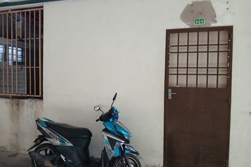 Panorama Lapangan Perdana Flat