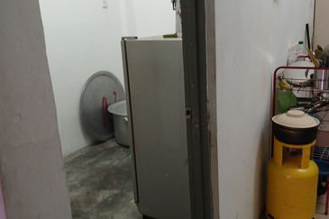 Panorama Lapangan Perdana Flat