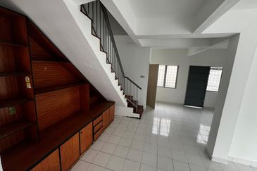 TAMAN ANJUNG BERCHAM UTARA