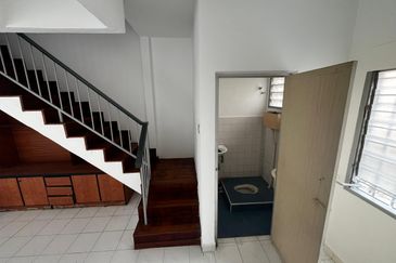 TAMAN ANJUNG BERCHAM UTARA