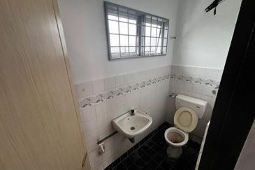 TAMAN ANJUNG BERCHAM UTARA