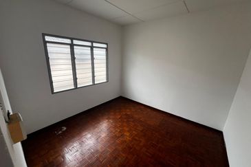 TAMAN ANJUNG BERCHAM UTARA