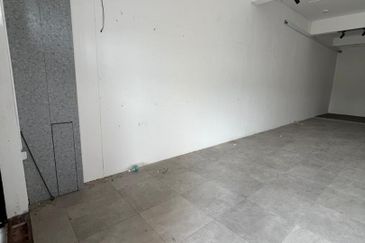 🔥 *Bercham Ground Floor Shop Lot FOR RENT* 🔥 📍 *Prime Location – Facing Main Road*