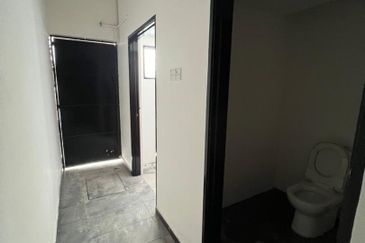 🔥 *Bercham Ground Floor Shop Lot FOR RENT* 🔥 📍 *Prime Location – Facing Main Road*