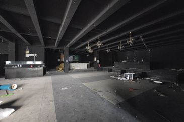 🏢 **FOR RENT – Ipoh Town Centre Commercial Building** 📍 *Next to Ipoh Padang – Prime Location!*