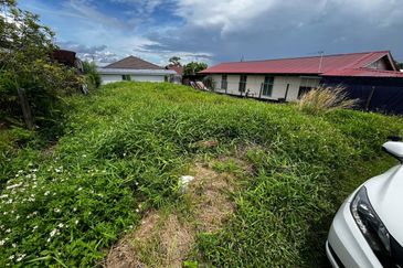 KAMPUNG BARU BUKIT MERAH