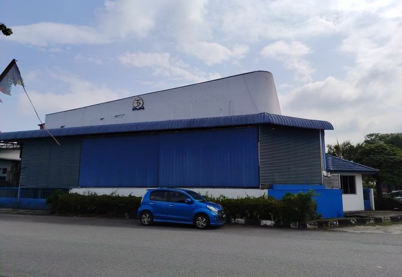 Corner Factory For Rent — Pengkalan 1 Perindustrian
