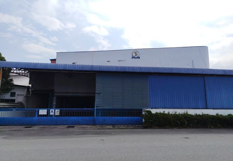 Corner Factory For Rent — Pengkalan 1 Perindustrian