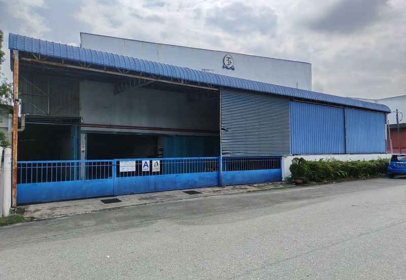 Corner Factory For Rent — Pengkalan 1 Perindustrian