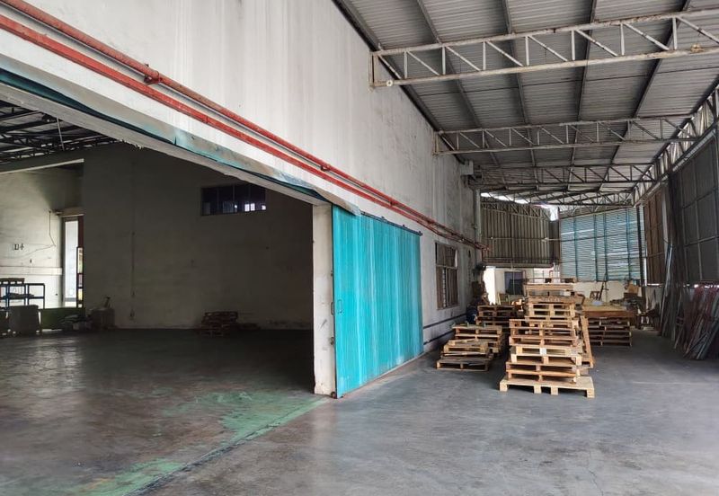 Corner Factory For Rent — Pengkalan 1 Perindustrian