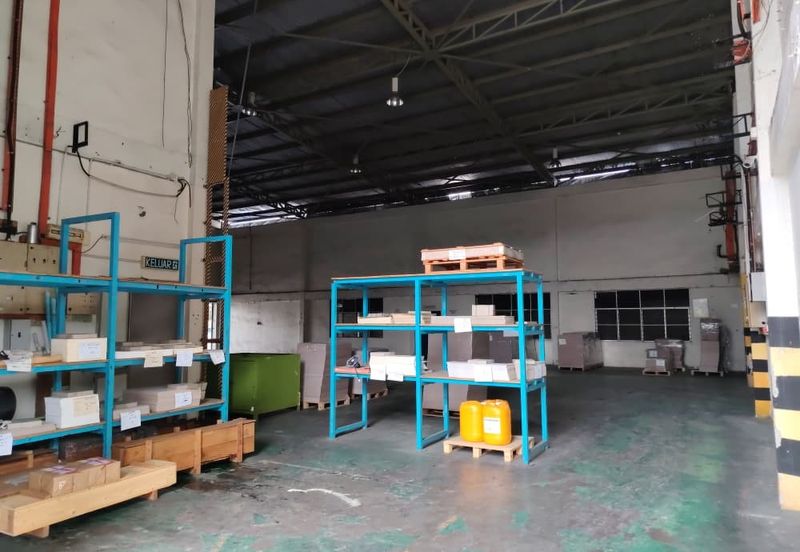 Corner Factory For Rent — Pengkalan 1 Perindustrian