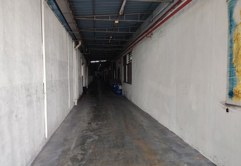 Corner Factory For Rent — Pengkalan 1 Perindustrian