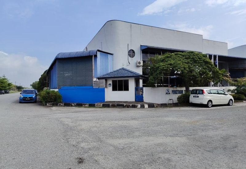 Corner Factory For Rent — Pengkalan 1 Perindustrian