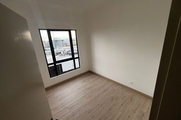 Piccadilly Service Residence @ Greentown