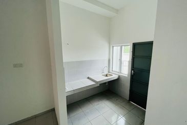 **1 Storey Terrace House for Sale @ Anjung Bercham Utama, Ipoh**