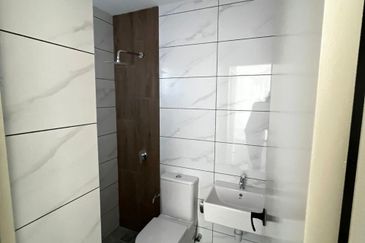 Piccadilly Service Residence @ Greentown