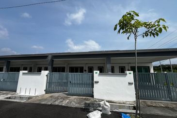 ANJUNG BERCHAM UTAMA