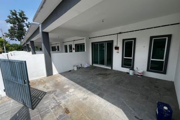 ANJUNG BERCHAM UTAMA