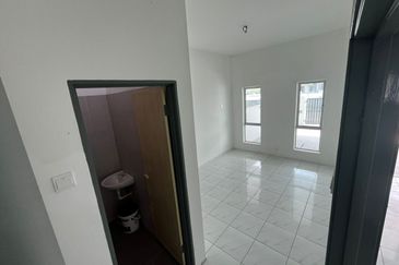 ANJUNG BERCHAM UTAMA