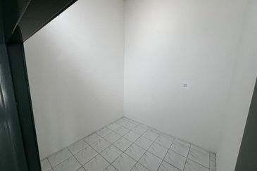 ANJUNG BERCHAM UTAMA