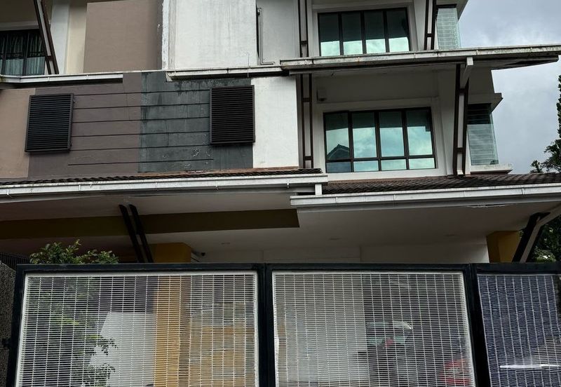 Renovated Semi- D Taman Hijauan Residence, Cheras 2.5 Storey Semi Detached