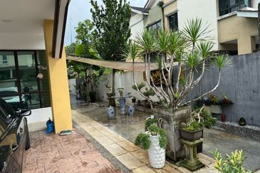 Renovated Semi- D Taman Hijauan Residence, Cheras 2.5 Storey Semi Detached