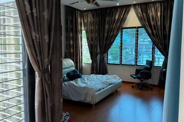 Renovated Semi- D Taman Hijauan Residence, Cheras 2.5 Storey Semi Detached