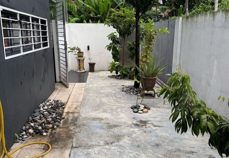 Renovated Semi- D Taman Hijauan Residence, Cheras 2.5 Storey Semi Detached