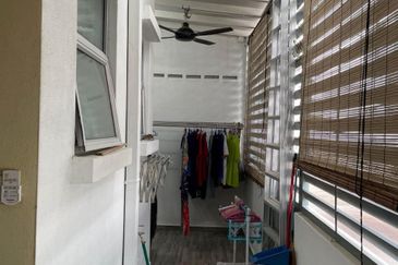 Hundred East @ Bandar Enstek