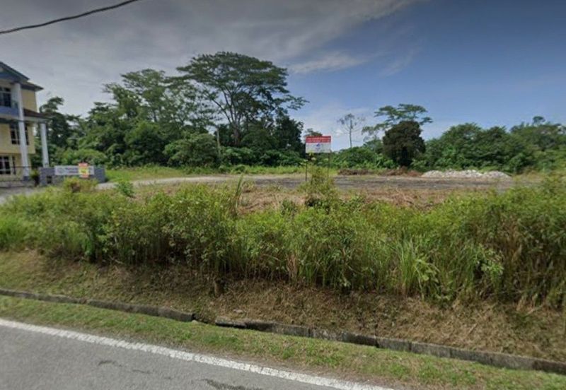 Strategic Location Lake Garden Seremban